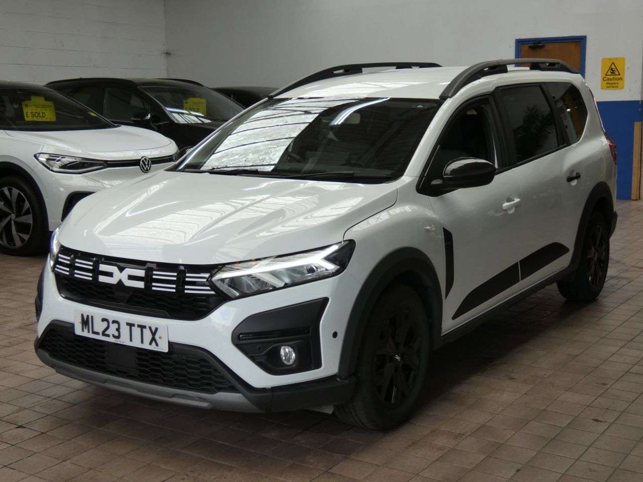 A 2023 DACIA JOGGER 1.0 TCe Extreme SE MPV 5dr Petrol Manual Euro 6 (s/s) (110 ps) 1 OWNER SERV A 2023 DACIA JOGGER 1.0 TCe Extreme SE MPV 5dr Petrol Manual Euro 6 (s/s) (110 ps) 1 OWNER SERV