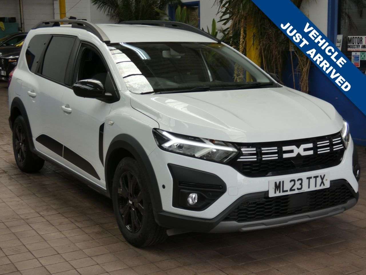 A 2023 DACIA JOGGER 1.0 TCe Extreme SE MPV 5dr Petrol Manual Euro 6 (s/s) (110 ps) 1 OWNER SERV A 2023 DACIA JOGGER 1.0 TCe Extreme SE MPV 5dr Petrol Manual Euro 6 (s/s) (110 ps) 1 OWNER SERV