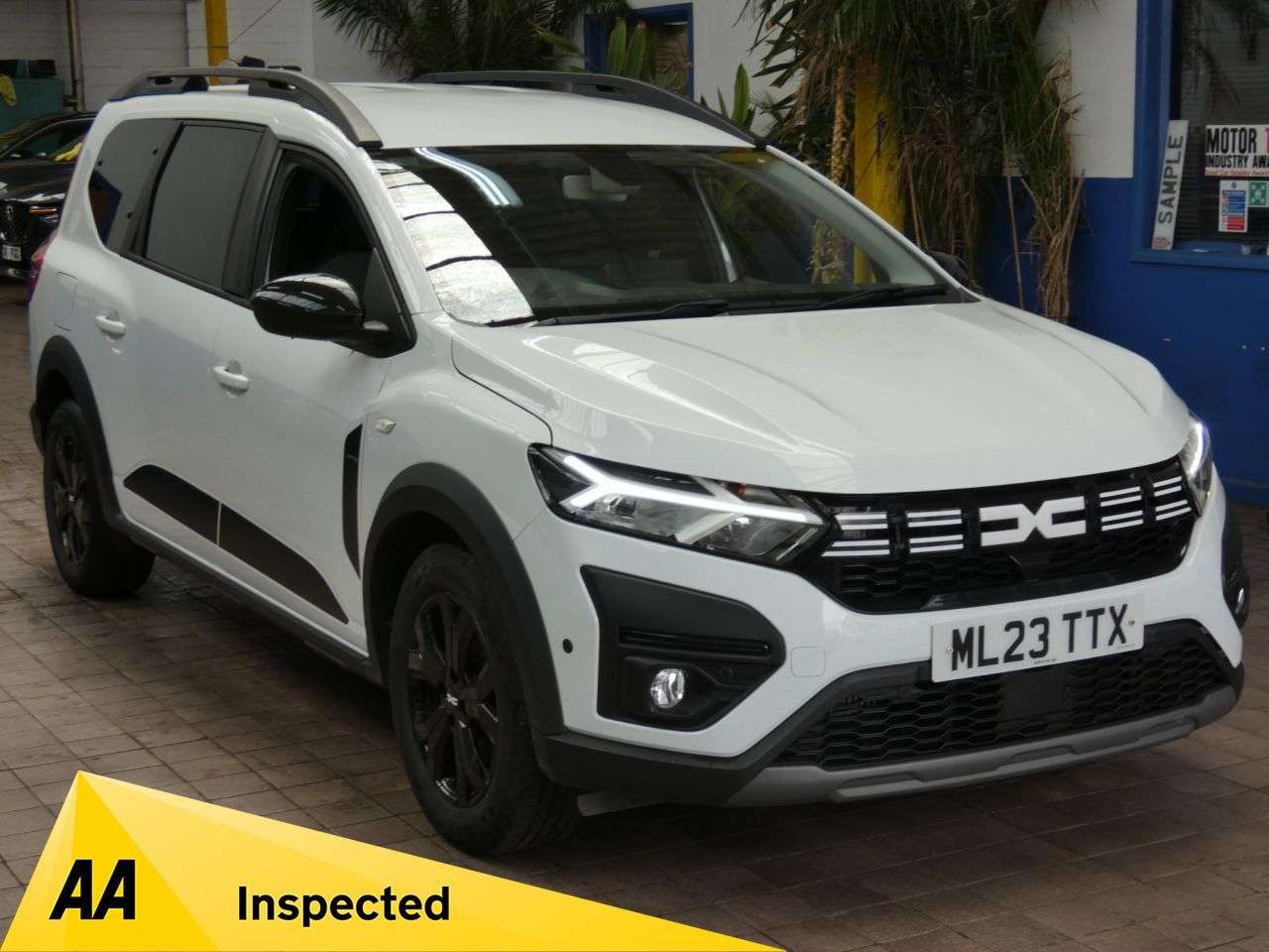 A 2023 DACIA JOGGER 1.0 TCe Extreme SE MPV 5dr Petrol Manual Euro 6 (s/s) (110 ps) 1 OWNER SERV A 2023 DACIA JOGGER 1.0 TCe Extreme SE MPV 5dr Petrol Manual Euro 6 (s/s) (110 ps) 1 OWNER SERV
