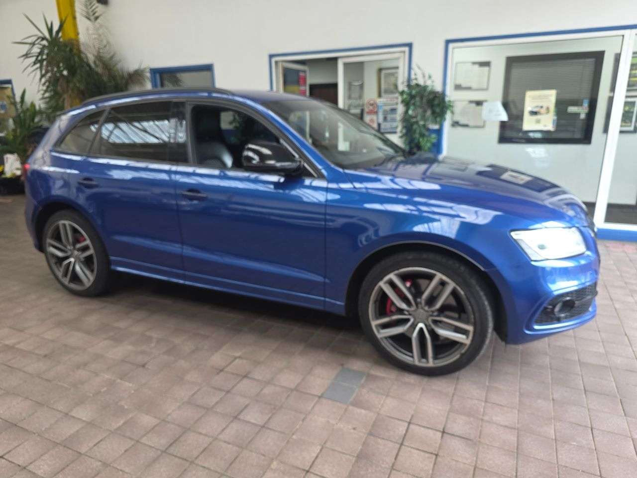 A 2016 AUDI SQ5 3.0 BiTDI V6 Plus SUV 5dr Diesel Tiptronic quattro Euro 6 (s/s) (340 ps) EX A 2016 AUDI SQ5 3.0 BiTDI V6 Plus SUV 5dr Diesel Tiptronic quattro Euro 6 (s/s) (340 ps) EX