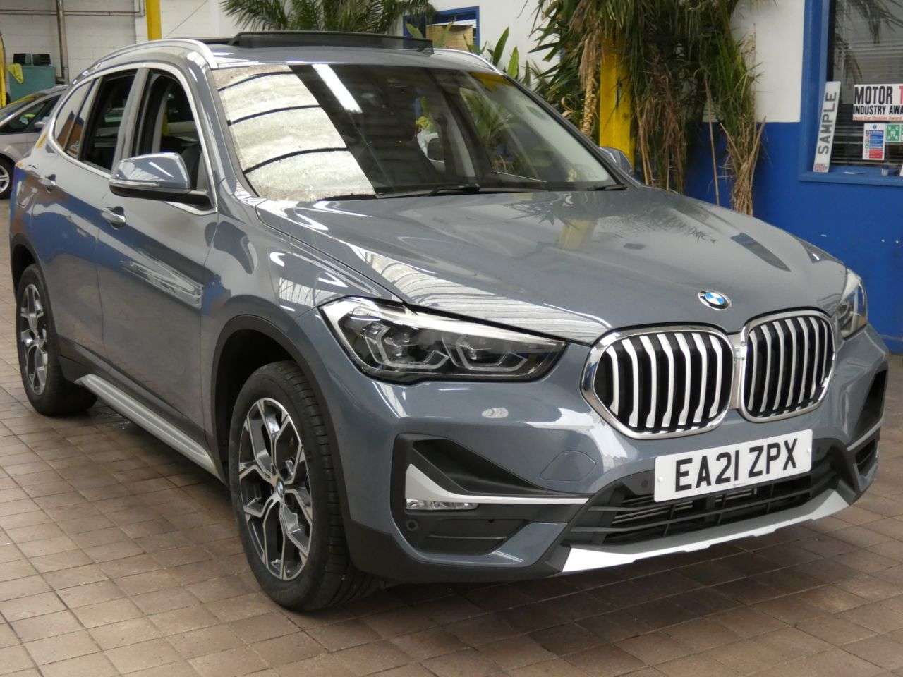 A 2021 BMW X1 2.0 20i xLine SUV 5dr Petrol Auto xDrive Euro 6 (s/s) (178 ps) BIG SPEC TEC A 2021 BMW X1 2.0 20i xLine SUV 5dr Petrol Auto xDrive Euro 6 (s/s) (178 ps) BIG SPEC TEC
