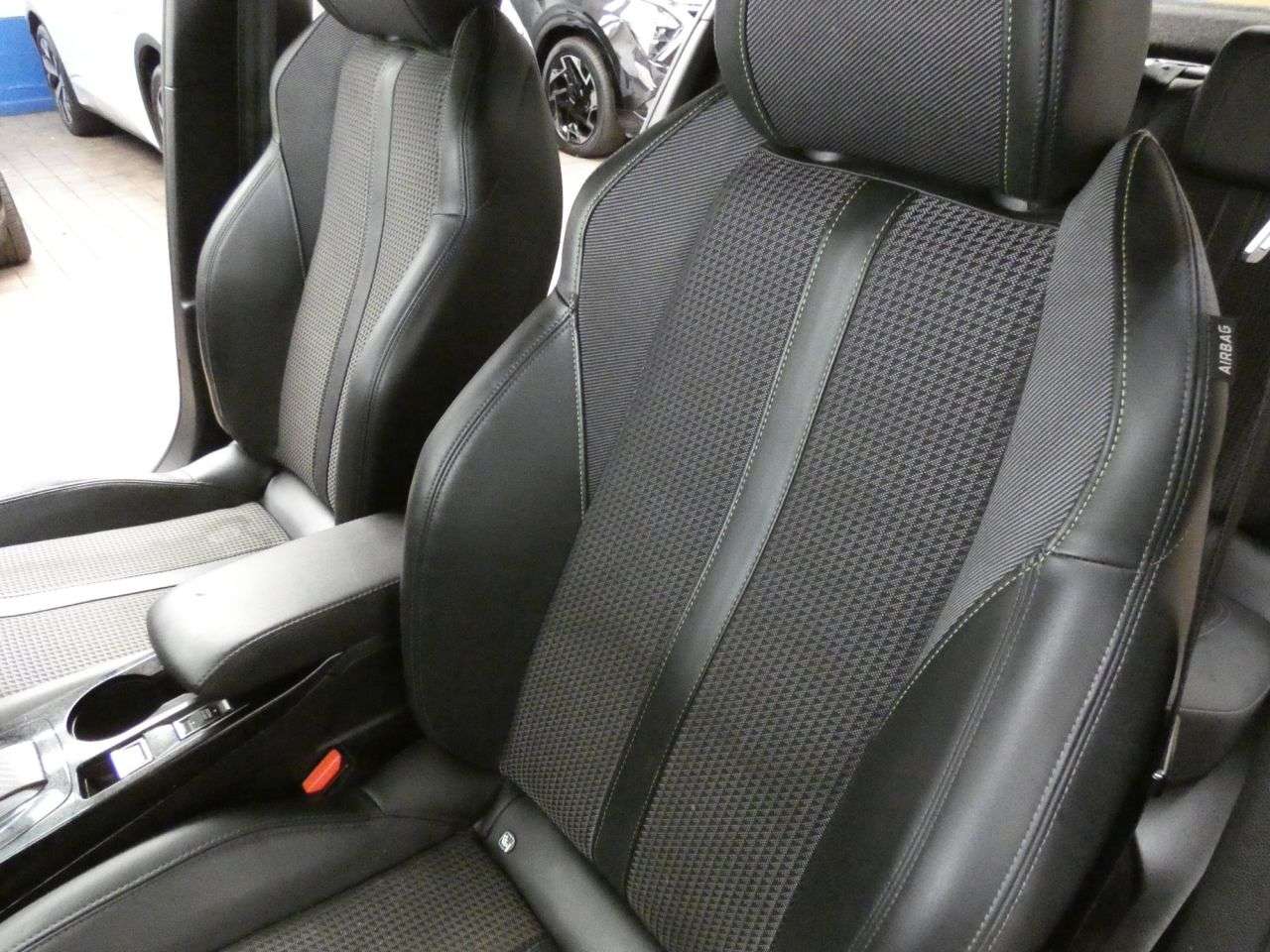 2023 PEUGEOT 2008 2023 PEUGEOT 2008