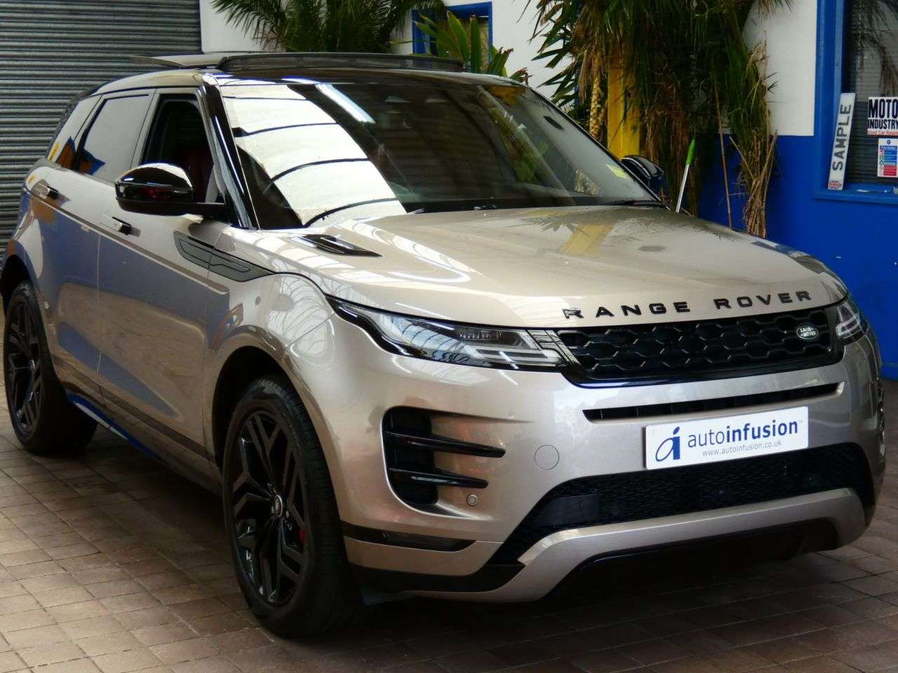 A 2022 LAND ROVER RANGE ROVER EVOQUE 1.5 P300e 12.2kWh Autobiography SUV 5dr Petrol Plug-in Hybrid Auto 4WD Euro A 2022 LAND ROVER RANGE ROVER EVOQUE 1.5 P300e 12.2kWh Autobiography SUV 5dr Petrol Plug-in Hybrid Auto 4WD Euro