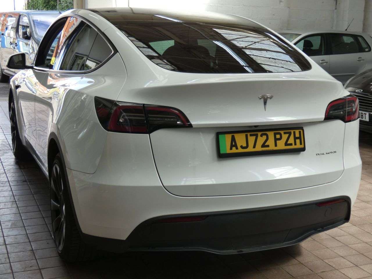 A 2022 TESLA MODEL Y (Dual Motor) Long Range SUV 5dr Electric Auto 4WDE (384 bhp) GENUINE LOW MI A 2022 TESLA MODEL Y (Dual Motor) Long Range SUV 5dr Electric Auto 4WDE (384 bhp) GENUINE LOW MI