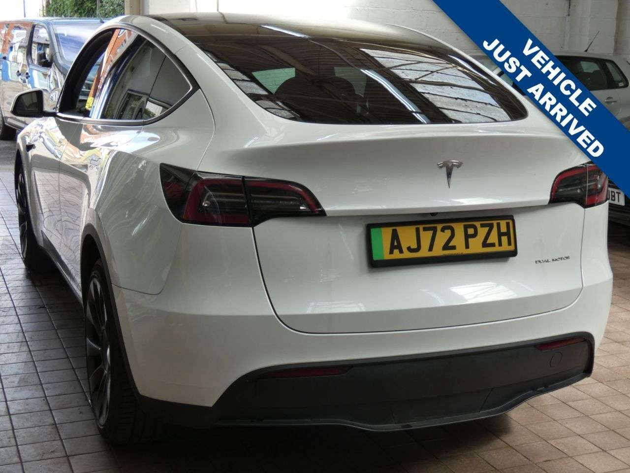 A 2022 TESLA MODEL Y (Dual Motor) Long Range SUV 5dr Electric Auto 4WDE (384 bhp) GENUINE LOW MI A 2022 TESLA MODEL Y (Dual Motor) Long Range SUV 5dr Electric Auto 4WDE (384 bhp) GENUINE LOW MI
