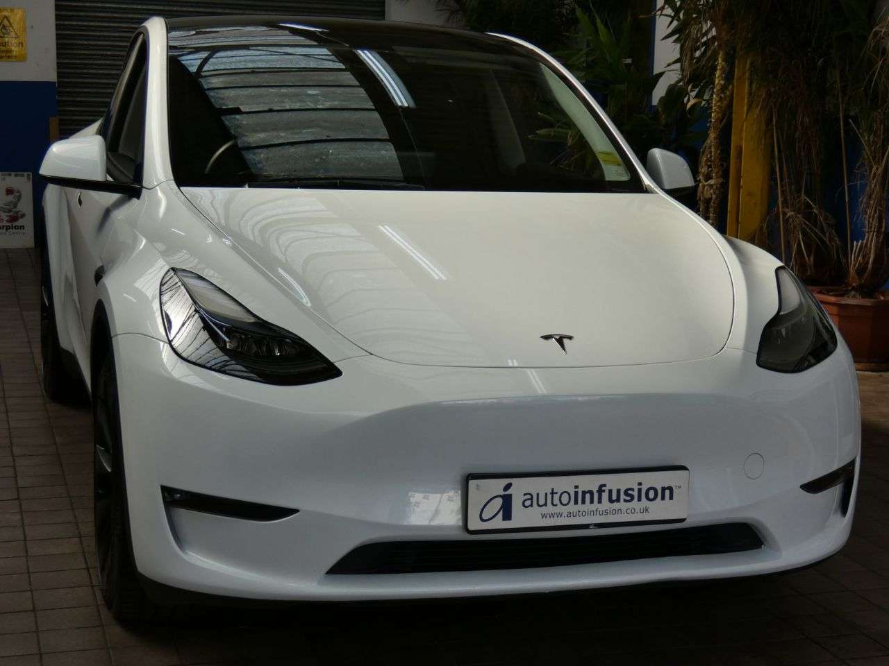 A 2022 TESLA MODEL Y (Dual Motor) Long Range SUV 5dr Electric Auto 4WDE (384 bhp) GENUINE LOW MI A 2022 TESLA MODEL Y (Dual Motor) Long Range SUV 5dr Electric Auto 4WDE (384 bhp) GENUINE LOW MI