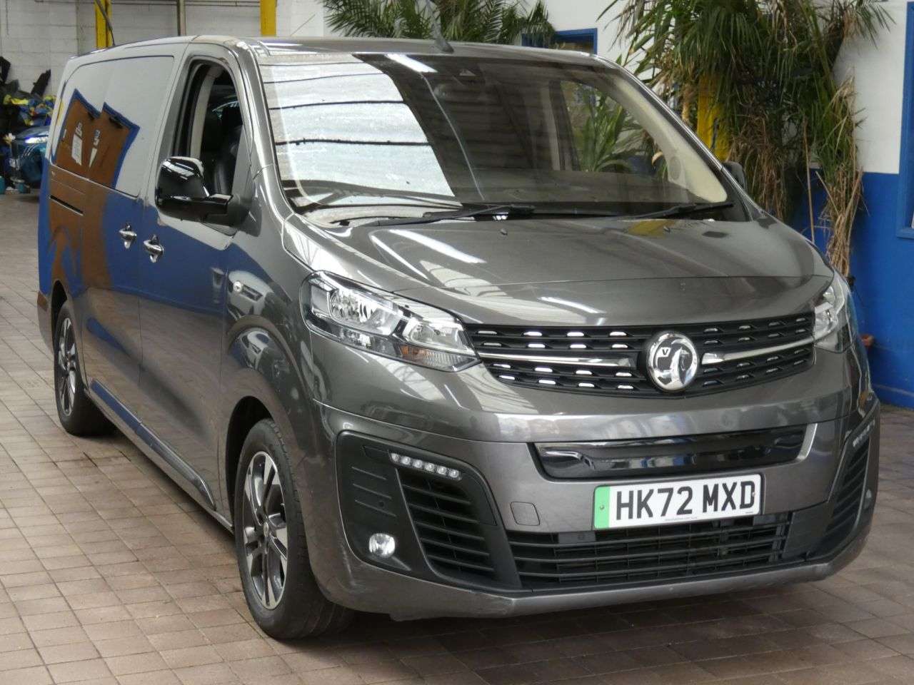 A 2022 VAUXHALL VIVARO LIFE ELECTRIC 50kWh Elite MPV 5dr Electric Auto LWB (8 Seat, 7.4kW Charger) (136 ps) 1 OW A 2022 VAUXHALL VIVARO LIFE ELECTRIC 50kWh Elite MPV 5dr Electric Auto LWB (8 Seat, 7.4kW Charger) (136 ps) 1 OW