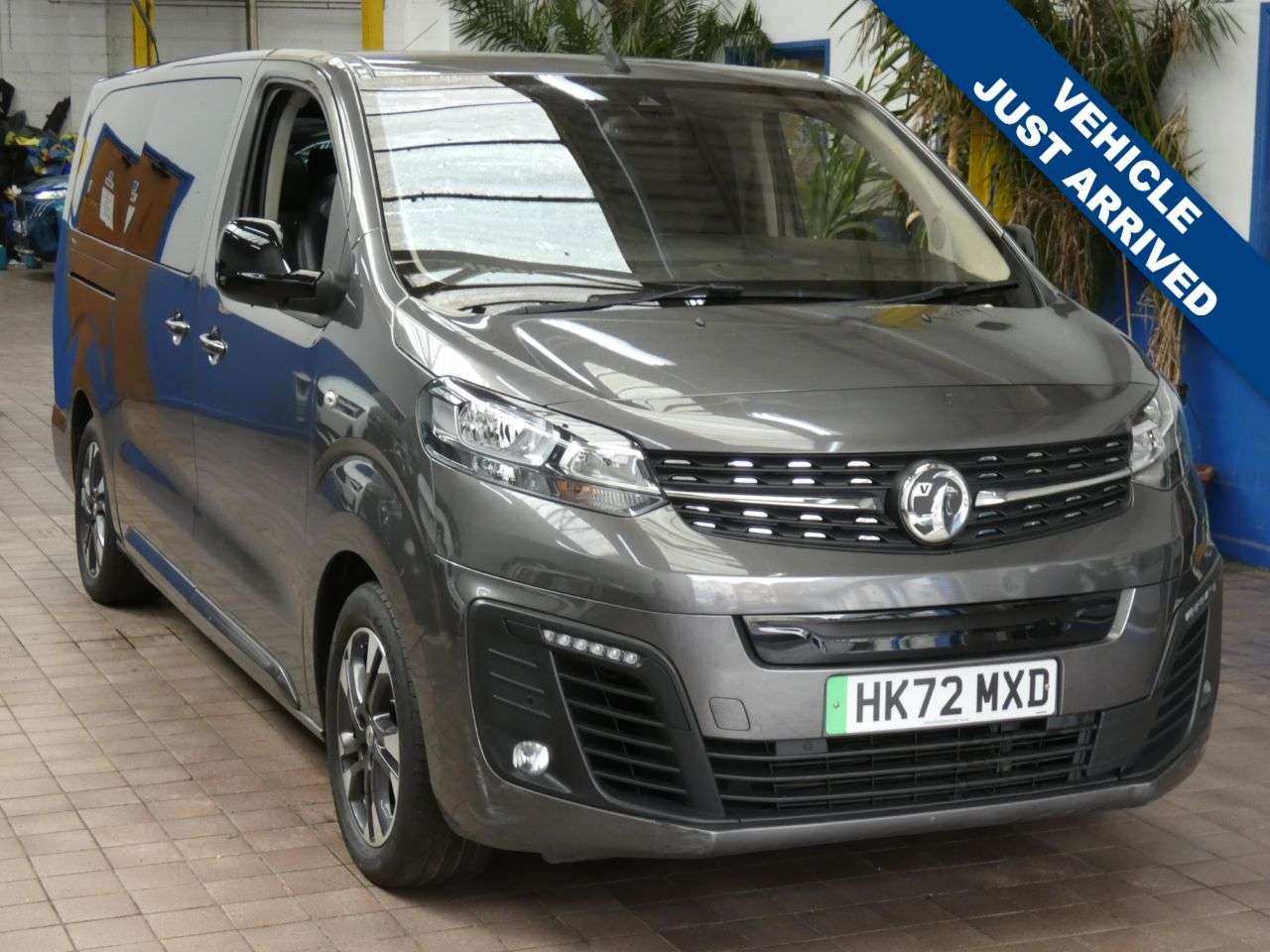 A 2022 VAUXHALL VIVARO LIFE ELECTRIC 50kWh Elite MPV 5dr Electric Auto LWB (8 Seat, 7.4kW Charger) (136 ps) 1 OW A 2022 VAUXHALL VIVARO LIFE ELECTRIC 50kWh Elite MPV 5dr Electric Auto LWB (8 Seat, 7.4kW Charger) (136 ps) 1 OW