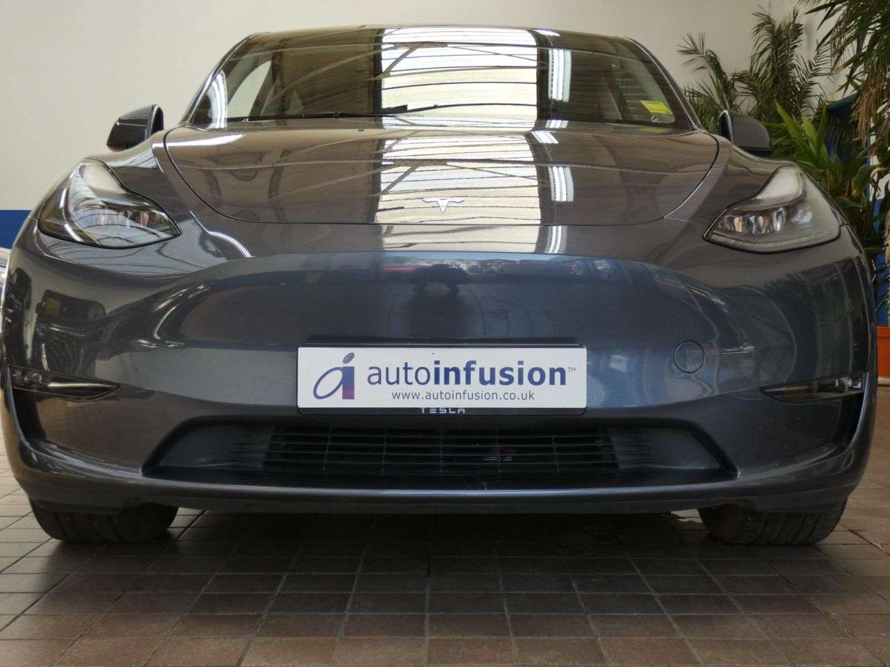 A 2022 TESLA MODEL Y (Dual Motor) Long Range SUV 5dr Electric Auto 4WDE (384 bhp) 1 OWNER STUNNI A 2022 TESLA MODEL Y (Dual Motor) Long Range SUV 5dr Electric Auto 4WDE (384 bhp) 1 OWNER STUNNI