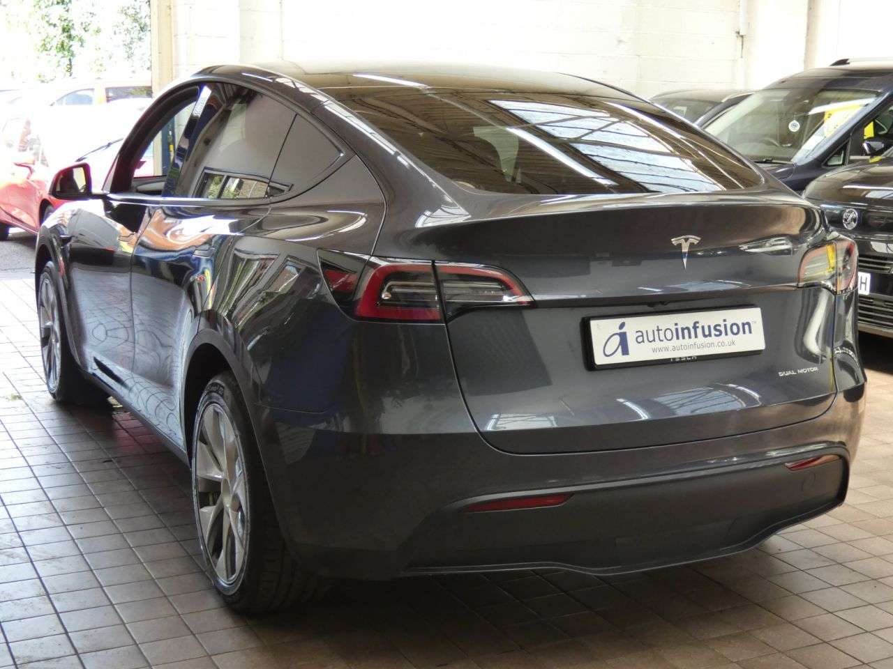A 2022 TESLA MODEL Y (Dual Motor) Long Range SUV 5dr Electric Auto 4WDE (384 bhp) 1 OWNER STUNNI A 2022 TESLA MODEL Y (Dual Motor) Long Range SUV 5dr Electric Auto 4WDE (384 bhp) 1 OWNER STUNNI