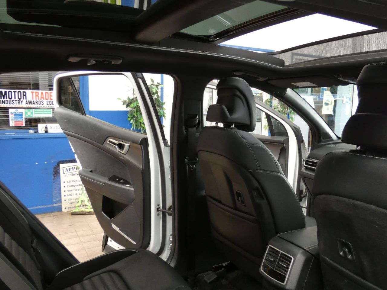 2023 KIA SPORTAGE 2023 KIA SPORTAGE