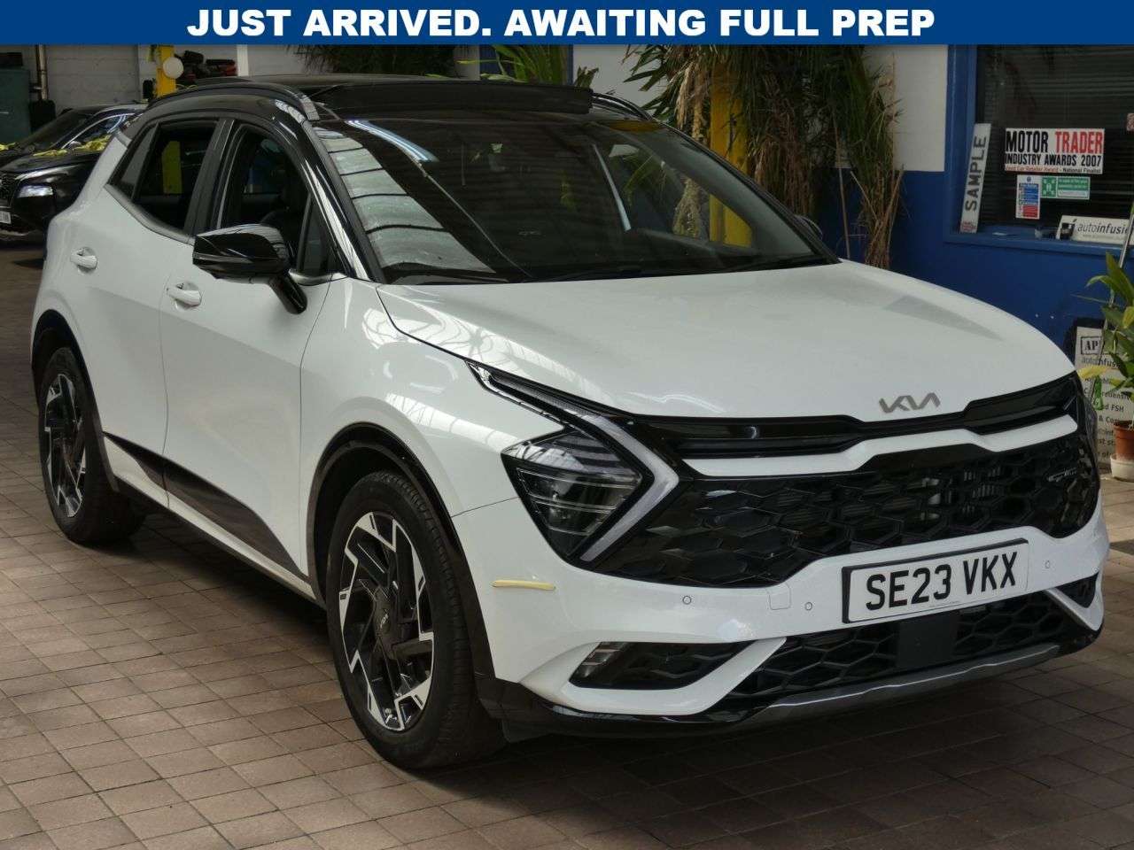 A 2023 KIA SPORTAGE 1.6 T-GDi MHEV GT-Line S SUV 5dr Petrol Hybrid DCT AWD Euro 6 (s/s) (148 bh A 2023 KIA SPORTAGE 1.6 T-GDi MHEV GT-Line S SUV 5dr Petrol Hybrid DCT AWD Euro 6 (s/s) (148 bh