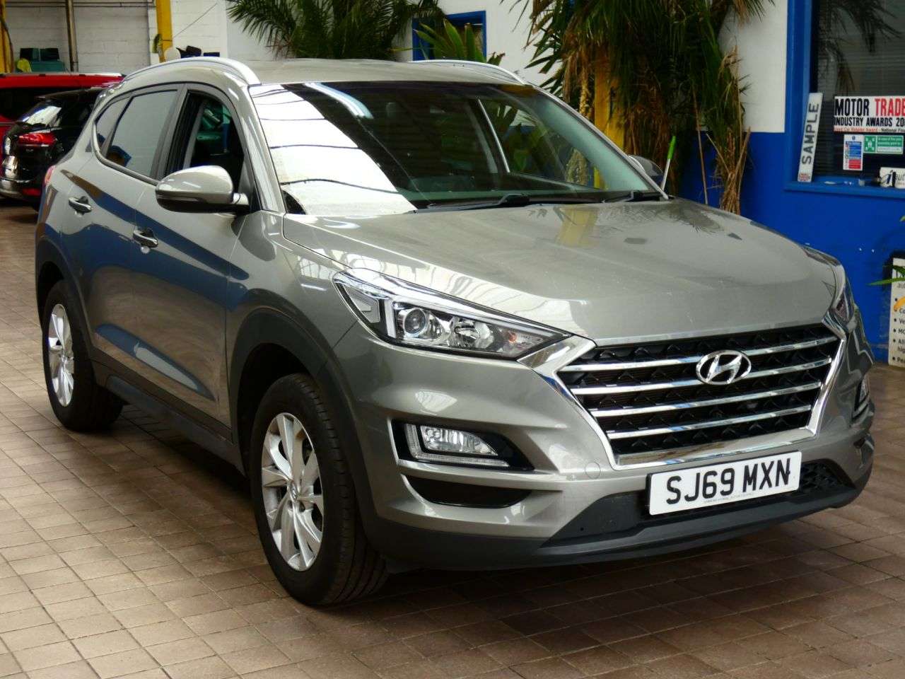 A 2019 HYUNDAI TUCSON 1.6 GDi SE Nav SUV 5dr Petrol Manual Euro 6 (s/s) (132 ps) 2 OWNERS 5 HYUND A 2019 HYUNDAI TUCSON 1.6 GDi SE Nav SUV 5dr Petrol Manual Euro 6 (s/s) (132 ps) 2 OWNERS 5 HYUND