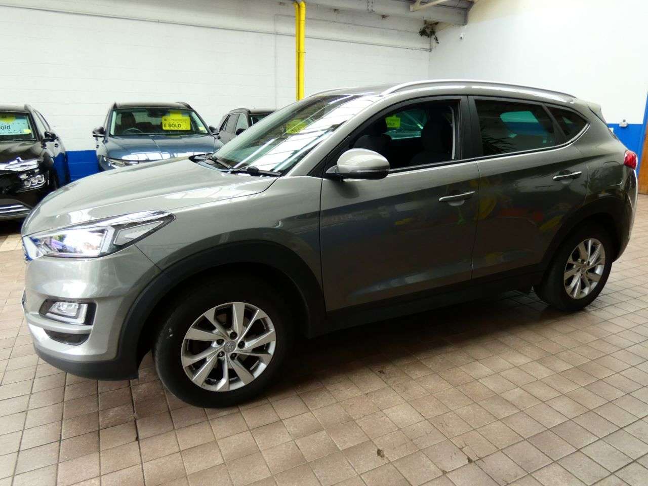 A 2019 HYUNDAI TUCSON 1.6 GDi SE Nav SUV 5dr Petrol Manual Euro 6 (s/s) (132 ps) 2 OWNERS 5 HYUND A 2019 HYUNDAI TUCSON 1.6 GDi SE Nav SUV 5dr Petrol Manual Euro 6 (s/s) (132 ps) 2 OWNERS 5 HYUND