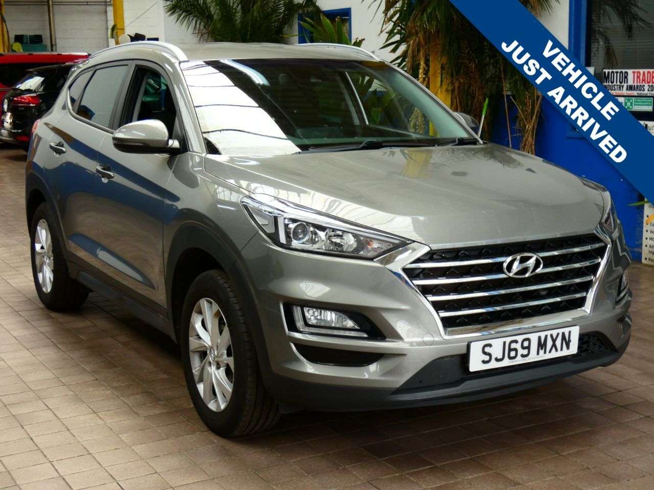 A 2019 HYUNDAI TUCSON 1.6 GDi SE Nav SUV 5dr Petrol Manual Euro 6 (s/s) (132 ps) 2 OWNERS 5 HYUND A 2019 HYUNDAI TUCSON 1.6 GDi SE Nav SUV 5dr Petrol Manual Euro 6 (s/s) (132 ps) 2 OWNERS 5 HYUND
