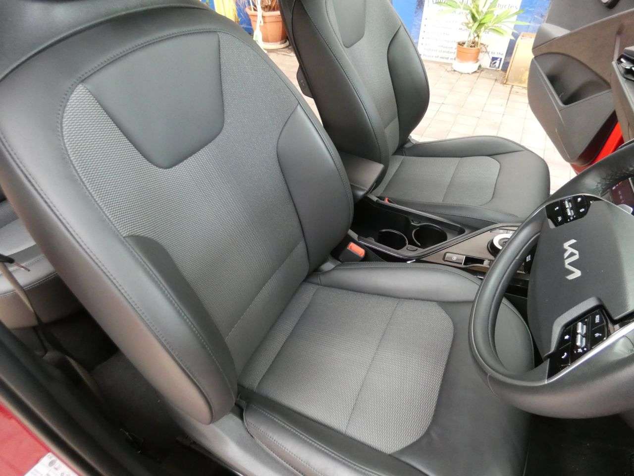 2023 KIA NIRO 2023 KIA NIRO