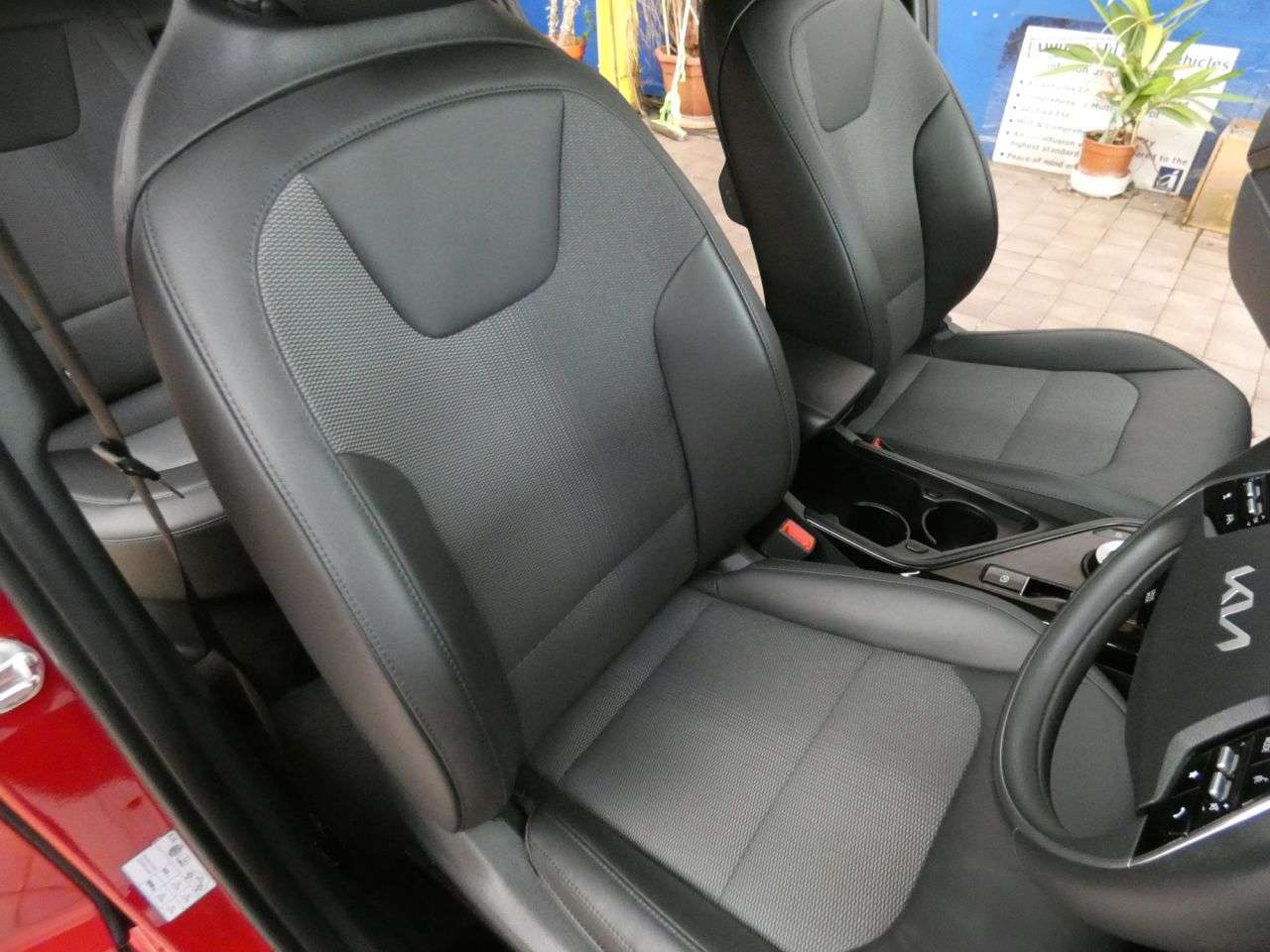 2023 KIA NIRO 2023 KIA NIRO