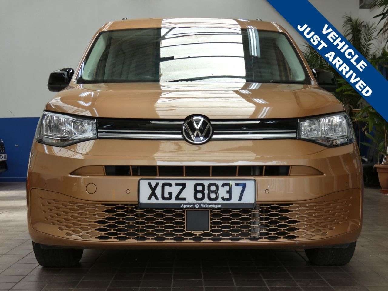 A 2022 VOLKSWAGEN CADDY MAXI 2.0 TDI Life MPV 5dr Diesel Manual Euro 6 (s/s) (122 ps) 1 OWNER SERVICE WA A 2022 VOLKSWAGEN CADDY MAXI 2.0 TDI Life MPV 5dr Diesel Manual Euro 6 (s/s) (122 ps) 1 OWNER SERVICE WA