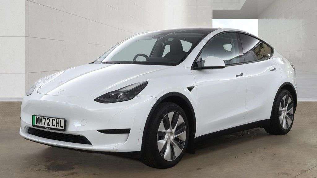 A 2022 TESLA MODEL Y SUV 5dr Electric Auto RWD (346 ps) GENUINE LOW MILES 1 OWNER WARRANTY A 2022 TESLA MODEL Y SUV 5dr Electric Auto RWD (346 ps) GENUINE LOW MILES 1 OWNER WARRANTY