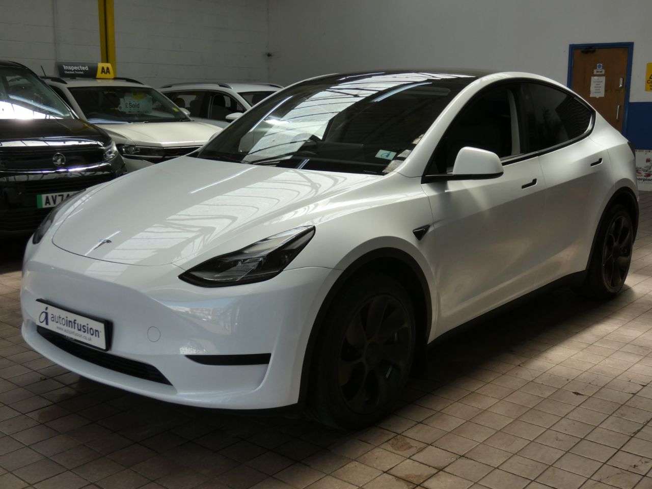 A 2022 TESLA MODEL Y SUV 5dr Electric Auto RWD (346 ps) GENUINE LOW MILES 1 OWNER WARRANTY A 2022 TESLA MODEL Y SUV 5dr Electric Auto RWD (346 ps) GENUINE LOW MILES 1 OWNER WARRANTY