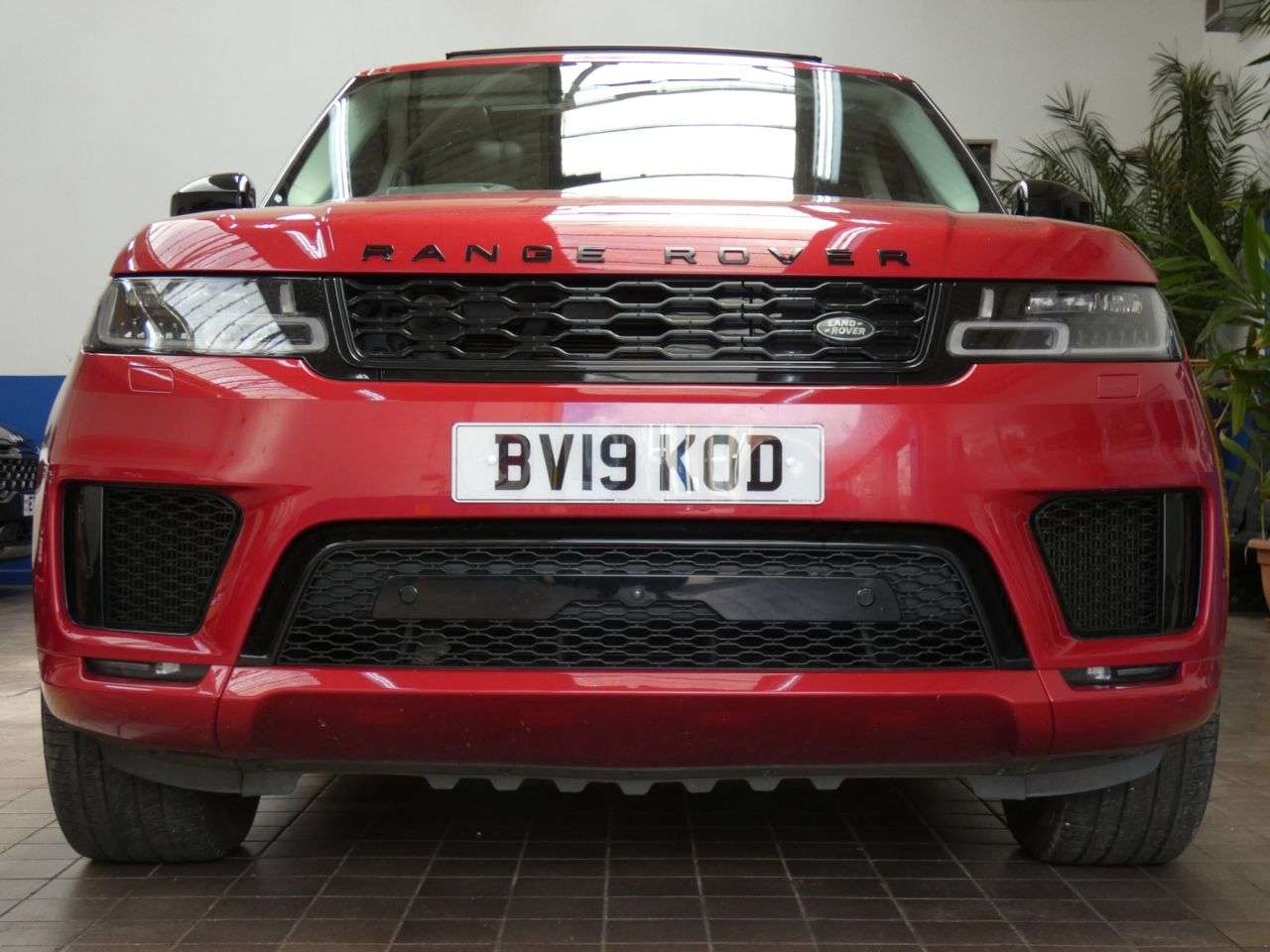 A 2019 LAND ROVER RANGE ROVER SPORT 2.0 P400e 13.1kWh HSE GPF Dynamic SUV 5dr Petrol Plug-in Hybrid Auto 4WD Eu A 2019 LAND ROVER RANGE ROVER SPORT 2.0 P400e 13.1kWh HSE GPF Dynamic SUV 5dr Petrol Plug-in Hybrid Auto 4WD Eu