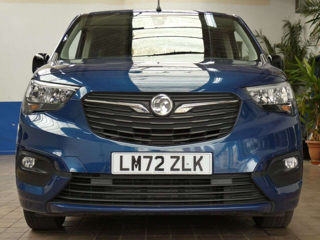 A 2022 VAUXHALL COMBO LIFE 1.2 Turbo SE XL MPV 5dr Petrol Auto Euro 6 (s/s) (7 Seat) (130 ps) 1 OWNER A 2022 VAUXHALL COMBO LIFE 1.2 Turbo SE XL MPV 5dr Petrol Auto Euro 6 (s/s) (7 Seat) (130 ps) 1 OWNER