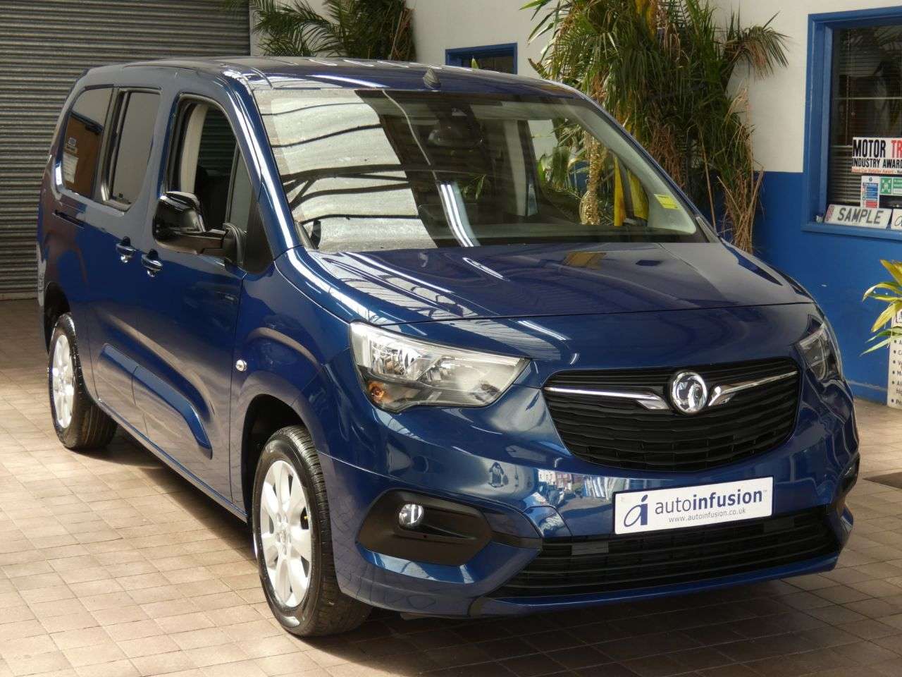 A 2022 VAUXHALL COMBO LIFE 1.2 Turbo SE XL MPV 5dr Petrol Auto Euro 6 (s/s) (7 Seat) (130 ps) 1 OWNER A 2022 VAUXHALL COMBO LIFE 1.2 Turbo SE XL MPV 5dr Petrol Auto Euro 6 (s/s) (7 Seat) (130 ps) 1 OWNER