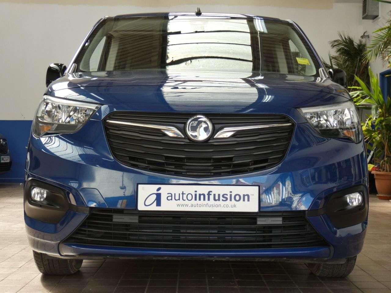 A 2022 VAUXHALL COMBO LIFE 1.2 Turbo SE XL MPV 5dr Petrol Auto Euro 6 (s/s) (7 Seat) (130 ps) 1 OWNER A 2022 VAUXHALL COMBO LIFE 1.2 Turbo SE XL MPV 5dr Petrol Auto Euro 6 (s/s) (7 Seat) (130 ps) 1 OWNER