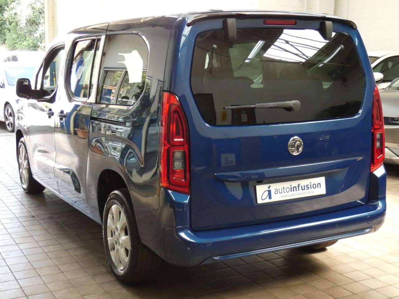 A 2022 VAUXHALL COMBO LIFE 1.2 Turbo SE XL MPV 5dr Petrol Auto Euro 6 (s/s) (7 Seat) (130 ps) 1 OWNER A 2022 VAUXHALL COMBO LIFE 1.2 Turbo SE XL MPV 5dr Petrol Auto Euro 6 (s/s) (7 Seat) (130 ps) 1 OWNER