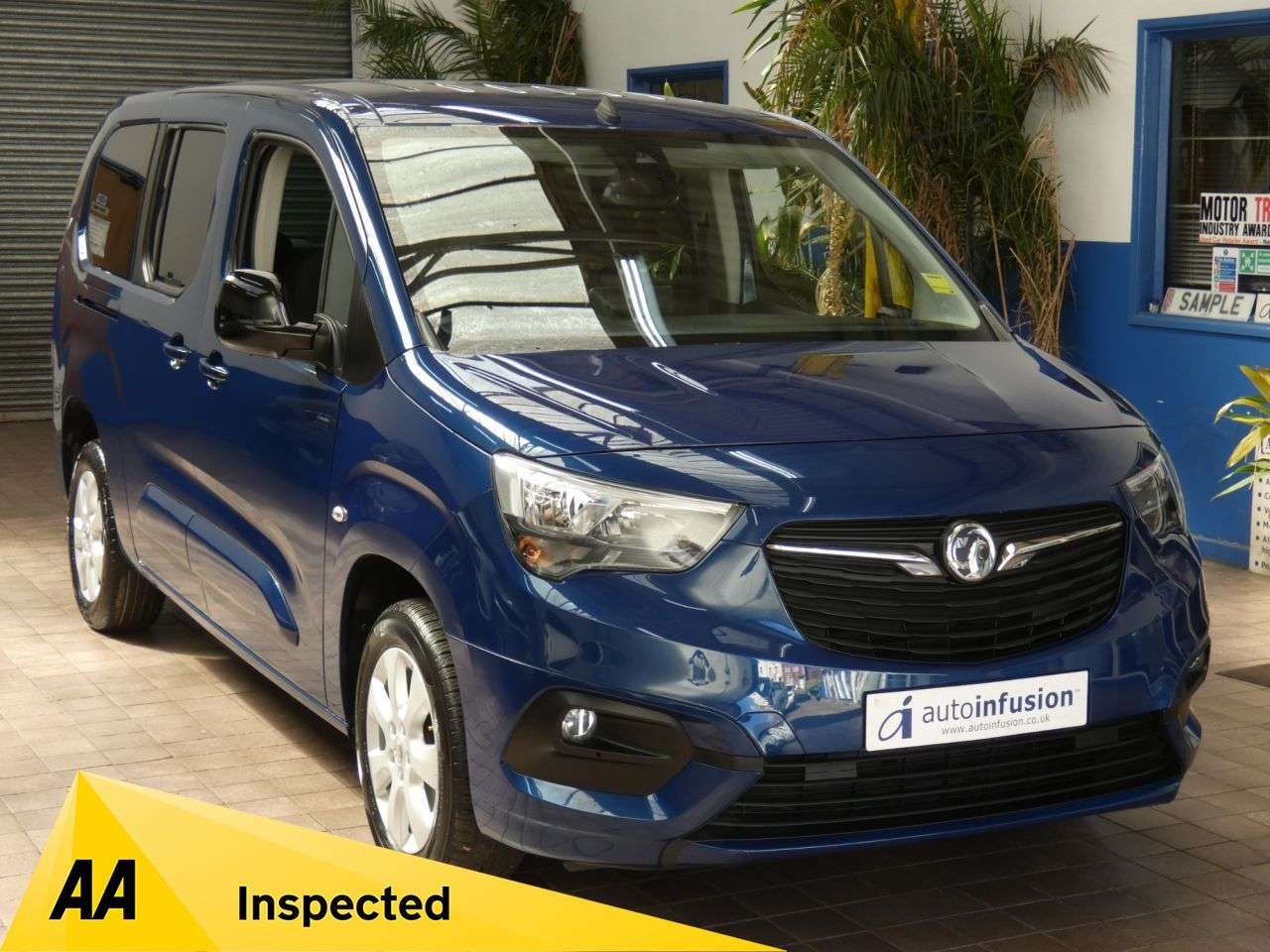 A 2022 VAUXHALL COMBO LIFE 1.2 Turbo SE XL MPV 5dr Petrol Auto Euro 6 (s/s) (7 Seat) (130 ps) 1 OWNER A 2022 VAUXHALL COMBO LIFE 1.2 Turbo SE XL MPV 5dr Petrol Auto Euro 6 (s/s) (7 Seat) (130 ps) 1 OWNER