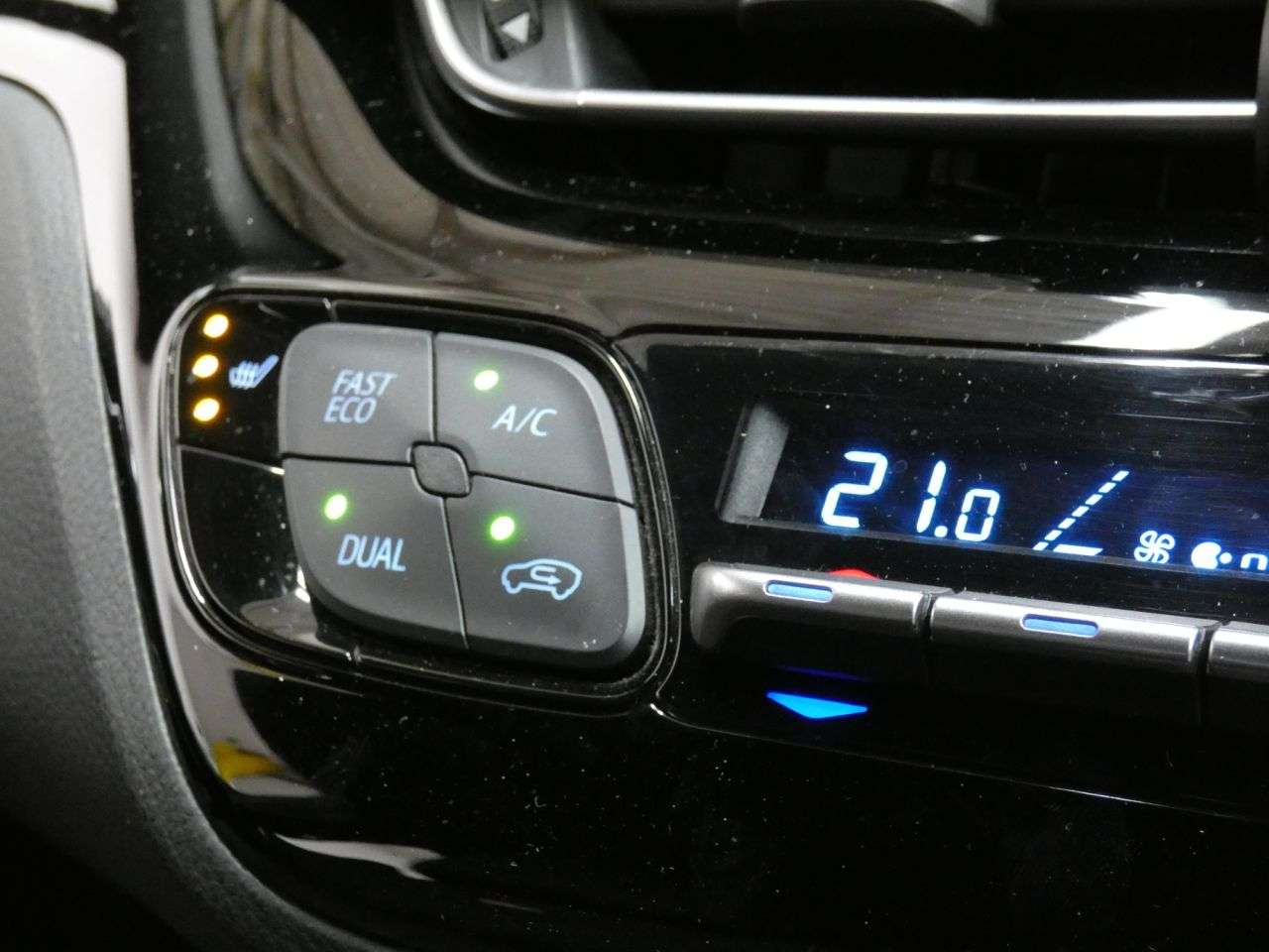 2022 TOYOTA C-HR 2022 TOYOTA C-HR