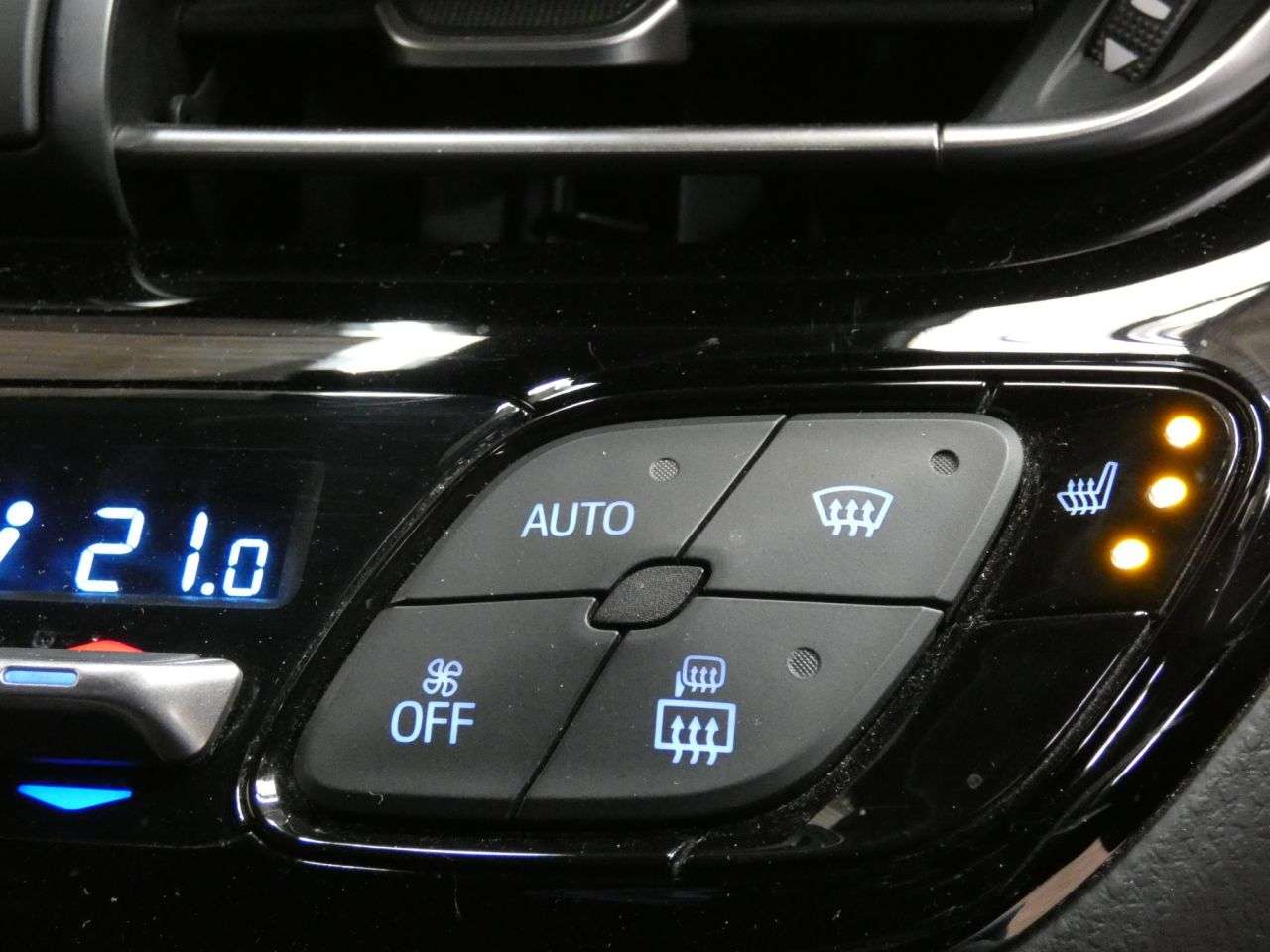 2022 TOYOTA C-HR 2022 TOYOTA C-HR