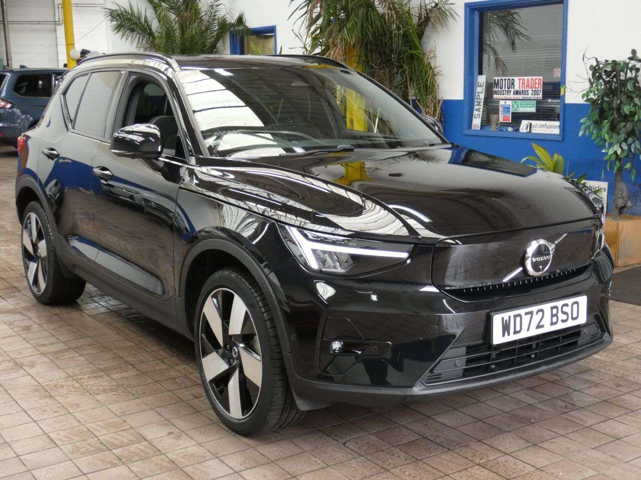 2023 VOLVO XC40 2023 VOLVO XC40