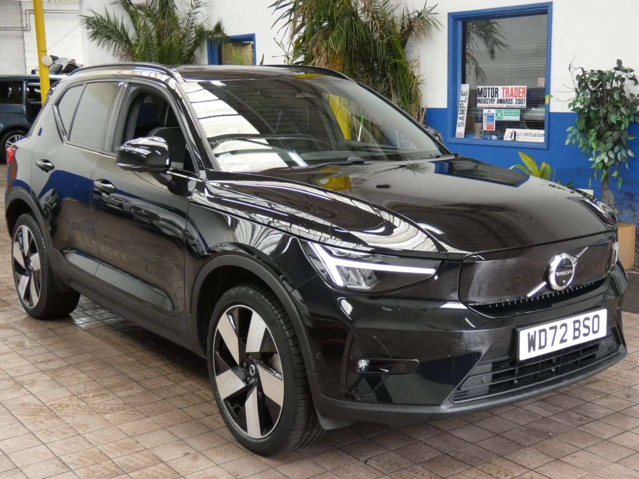 2023 VOLVO XC40 2023 VOLVO XC40