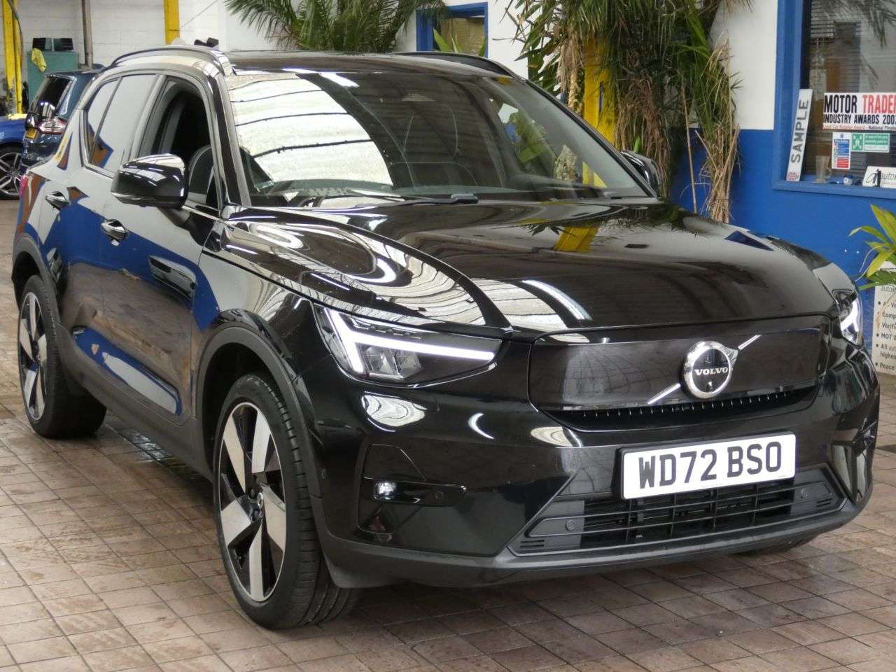 2023 VOLVO XC40 2023 VOLVO XC40