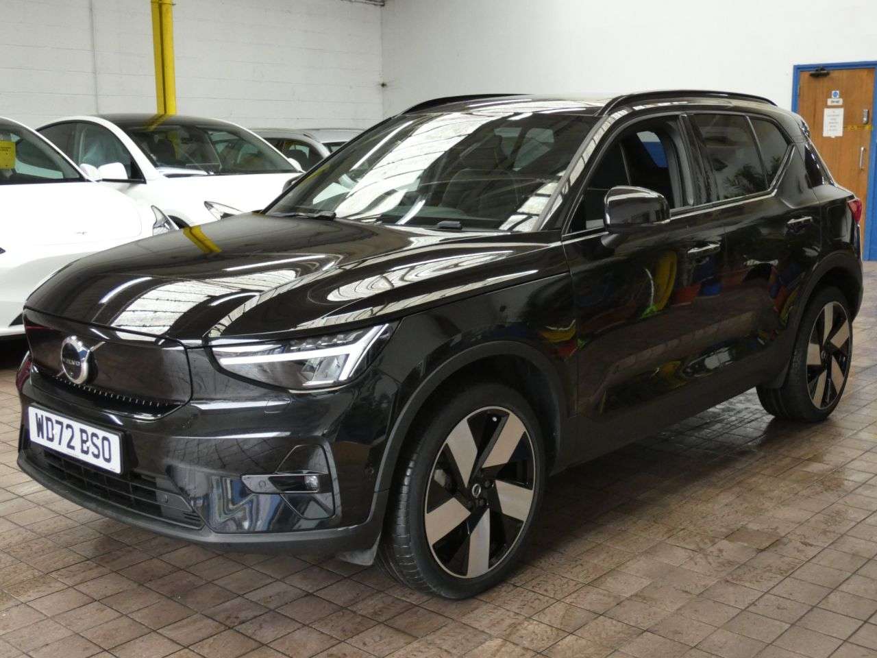 2023 VOLVO XC40 2023 VOLVO XC40