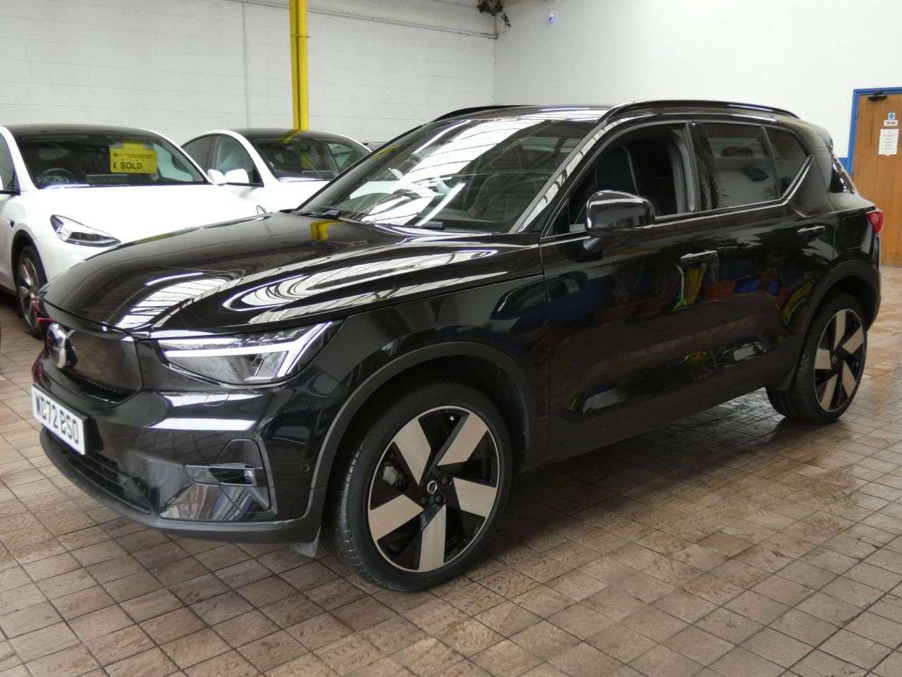 2023 VOLVO XC40 2023 VOLVO XC40