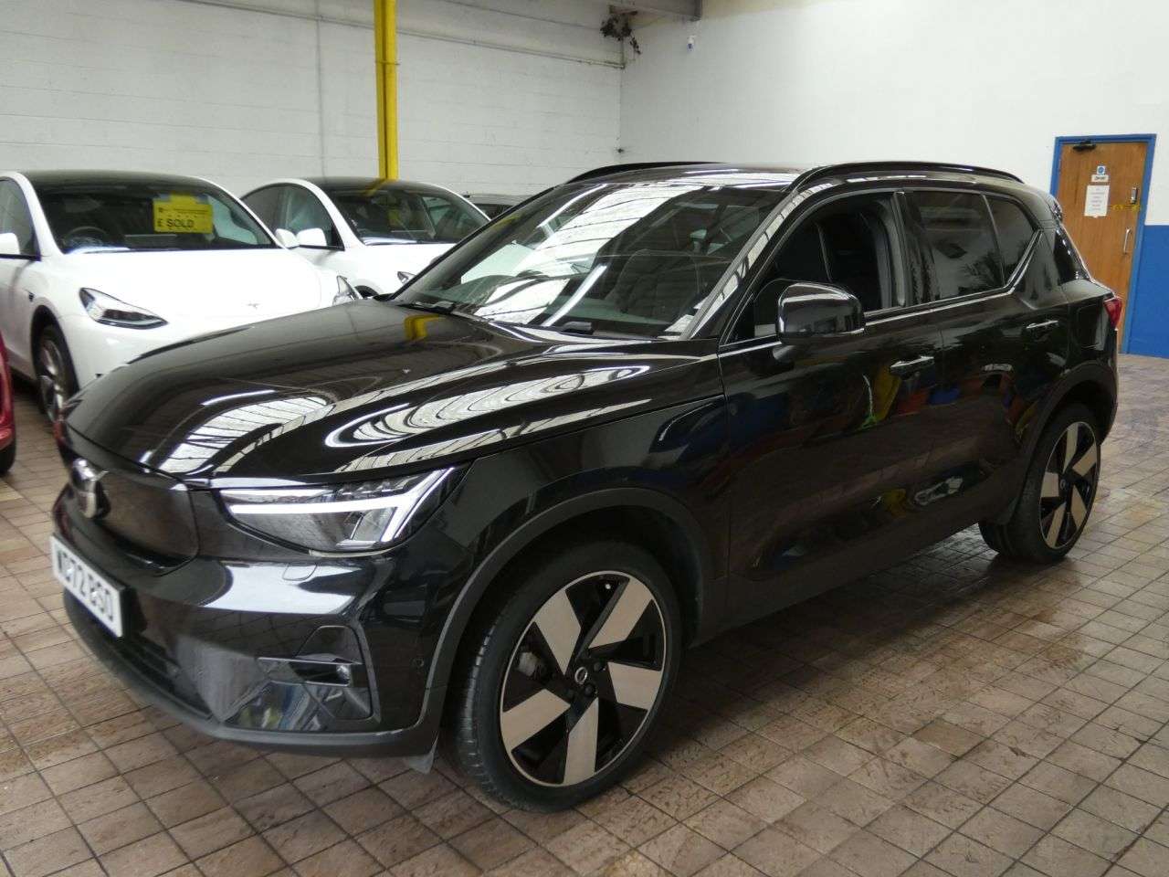 2023 VOLVO XC40 2023 VOLVO XC40