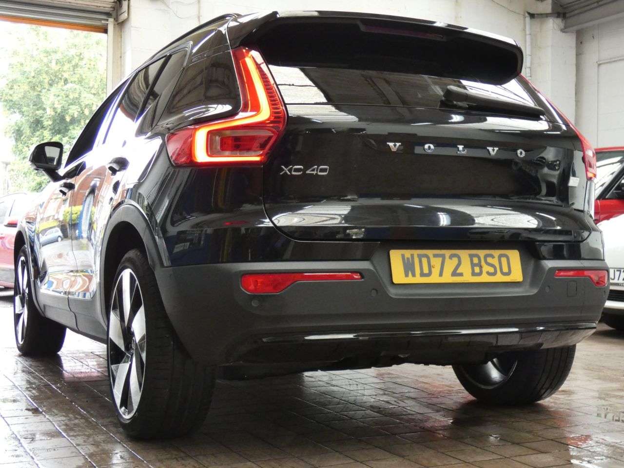 2023 VOLVO XC40 2023 VOLVO XC40