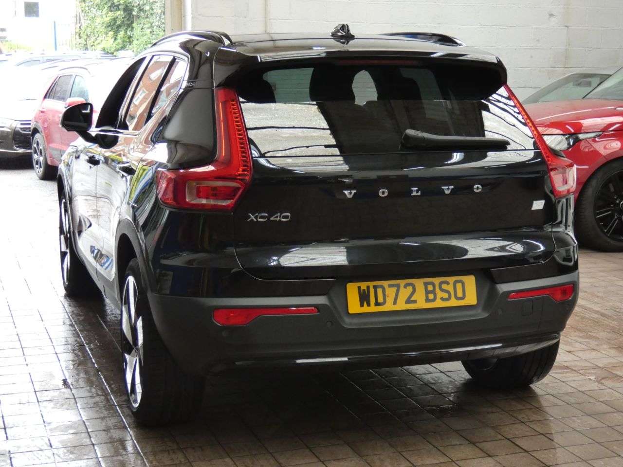 2023 VOLVO XC40 2023 VOLVO XC40