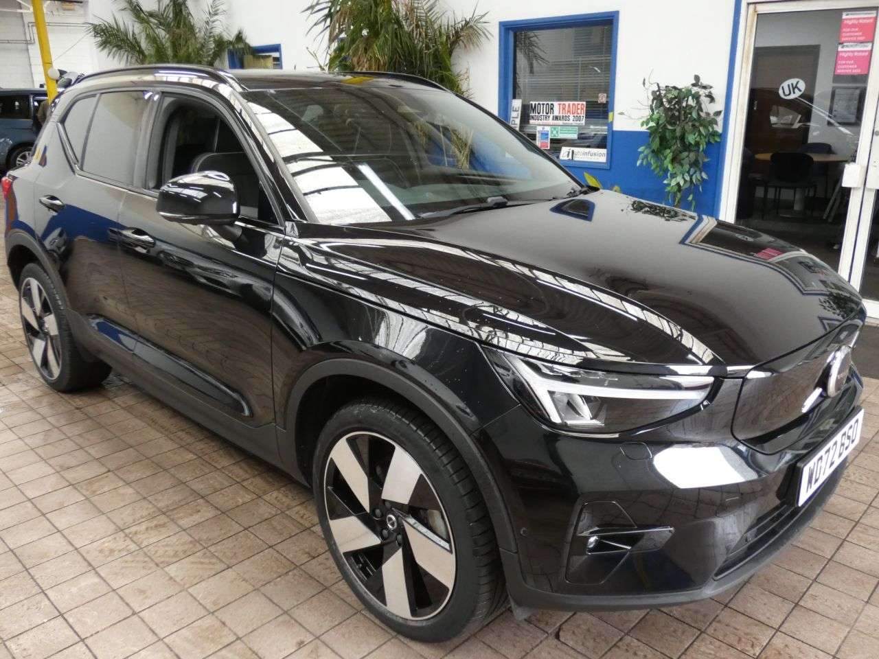 2023 VOLVO XC40 2023 VOLVO XC40