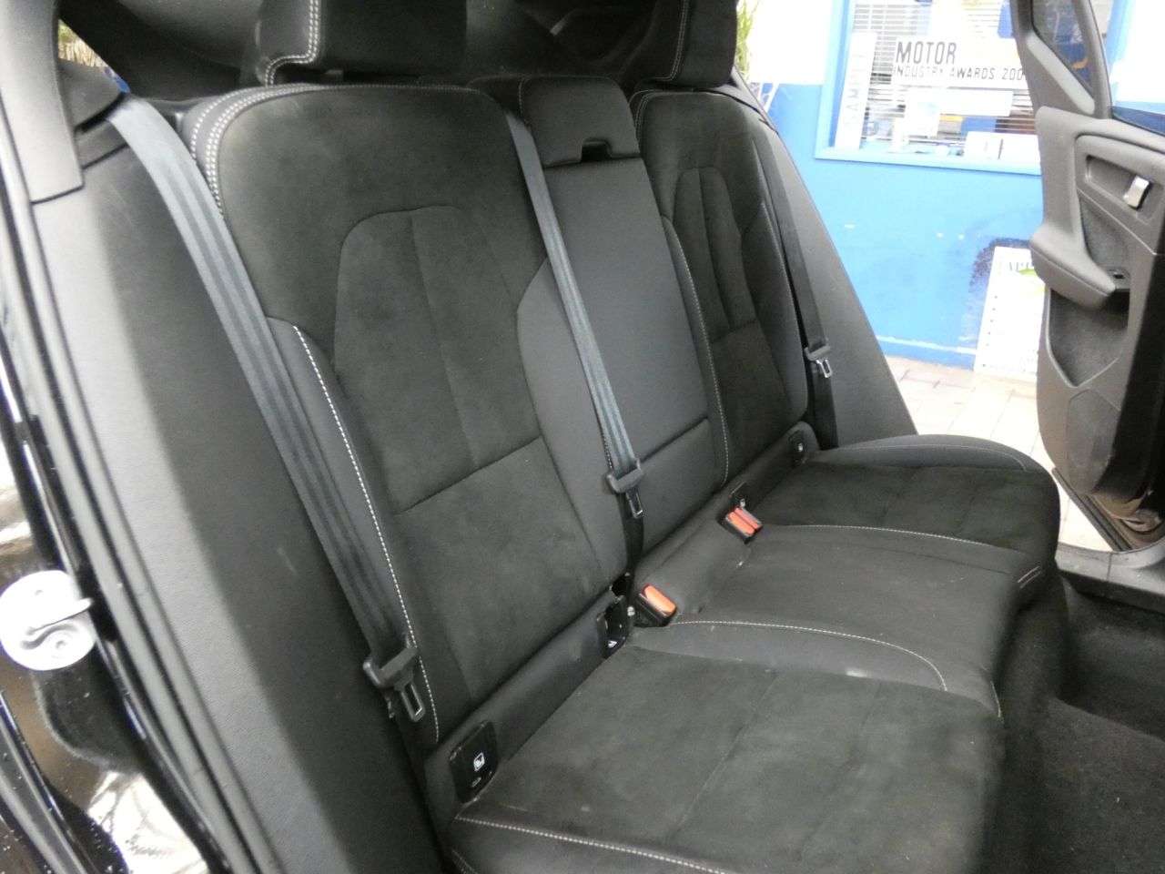 2023 VOLVO XC40 2023 VOLVO XC40