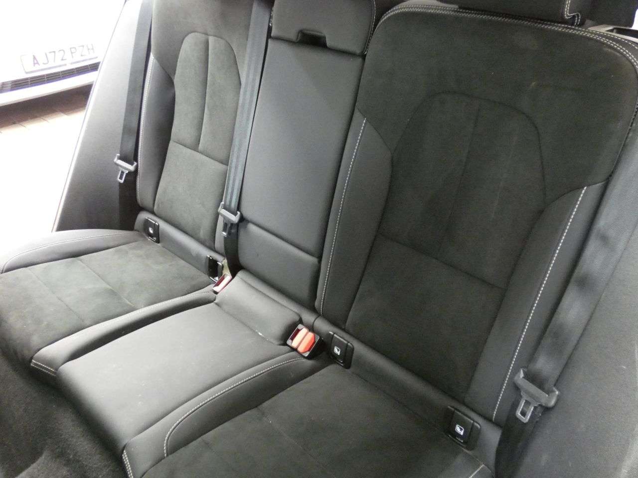 2023 VOLVO XC40 2023 VOLVO XC40
