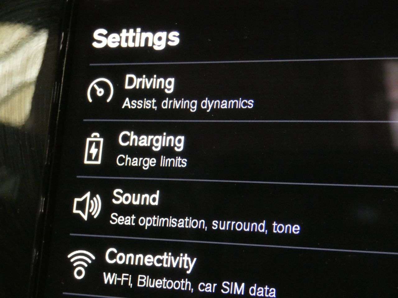 2023 VOLVO XC40 2023 VOLVO XC40