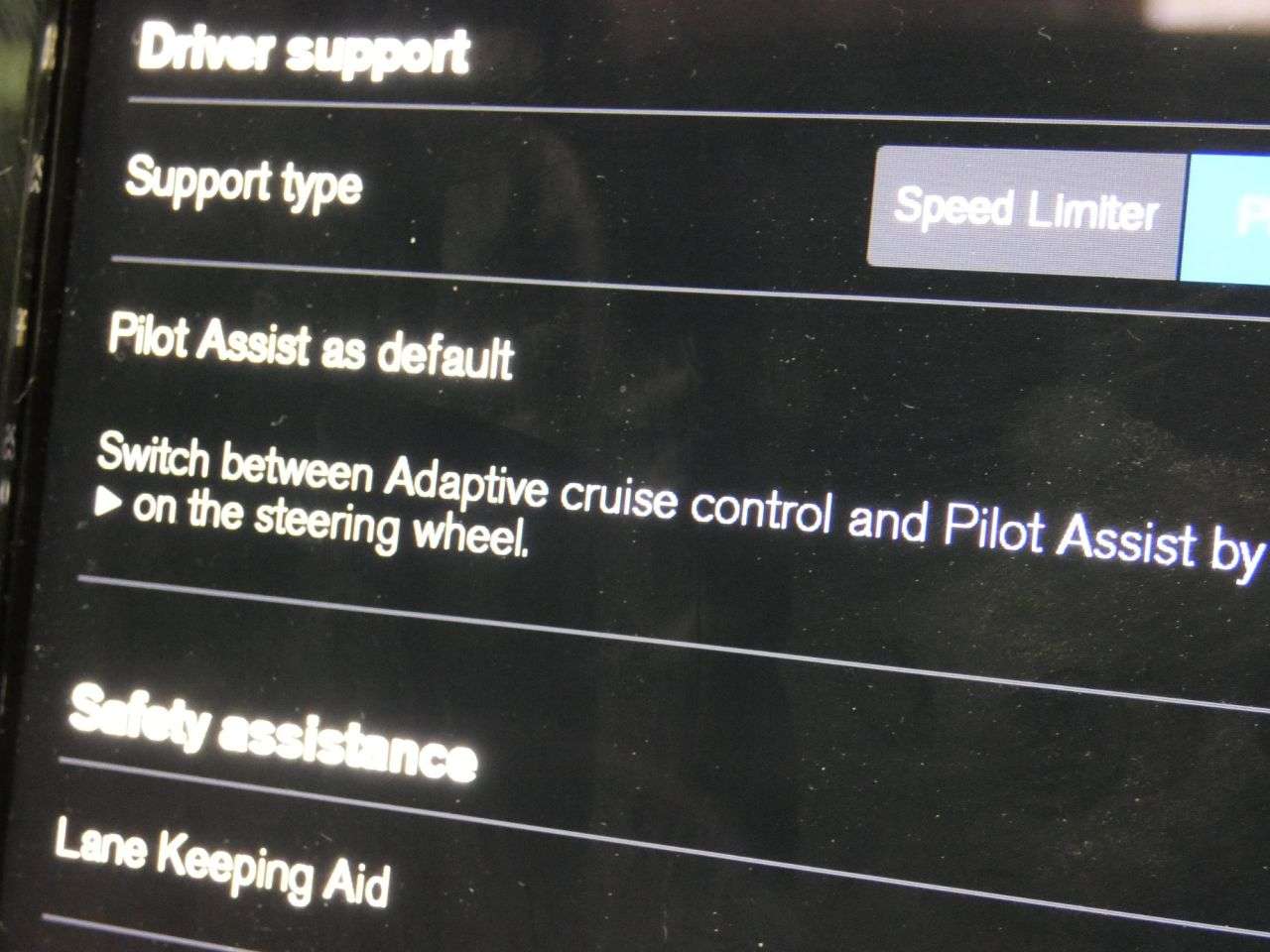 2023 VOLVO XC40 2023 VOLVO XC40