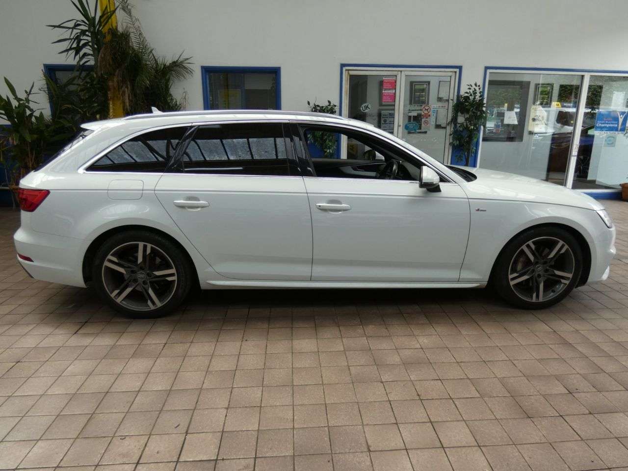 2016 AUDI A4 AVANT 2016 AUDI A4 AVANT