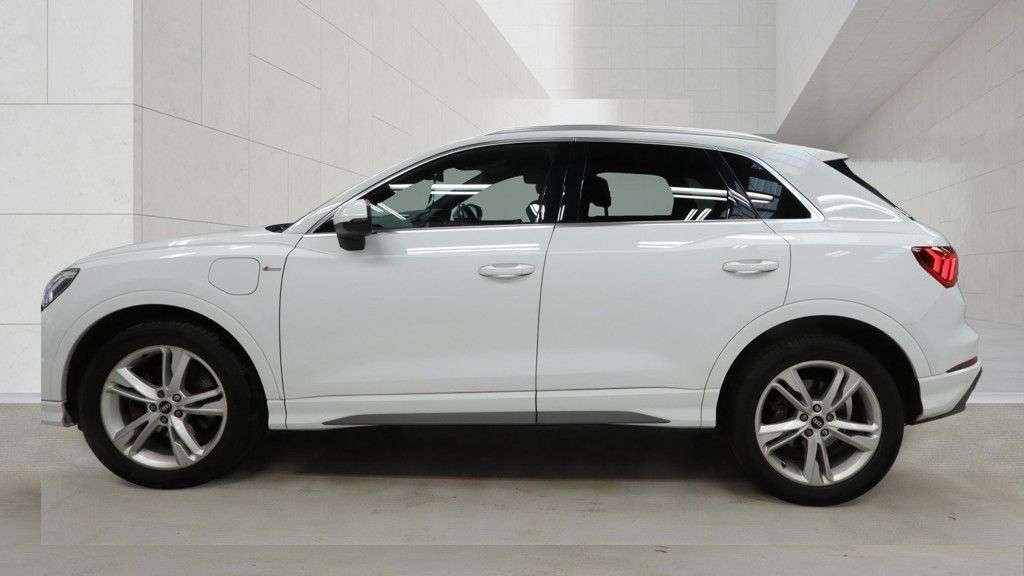 2022 AUDI Q3 2022 AUDI Q3