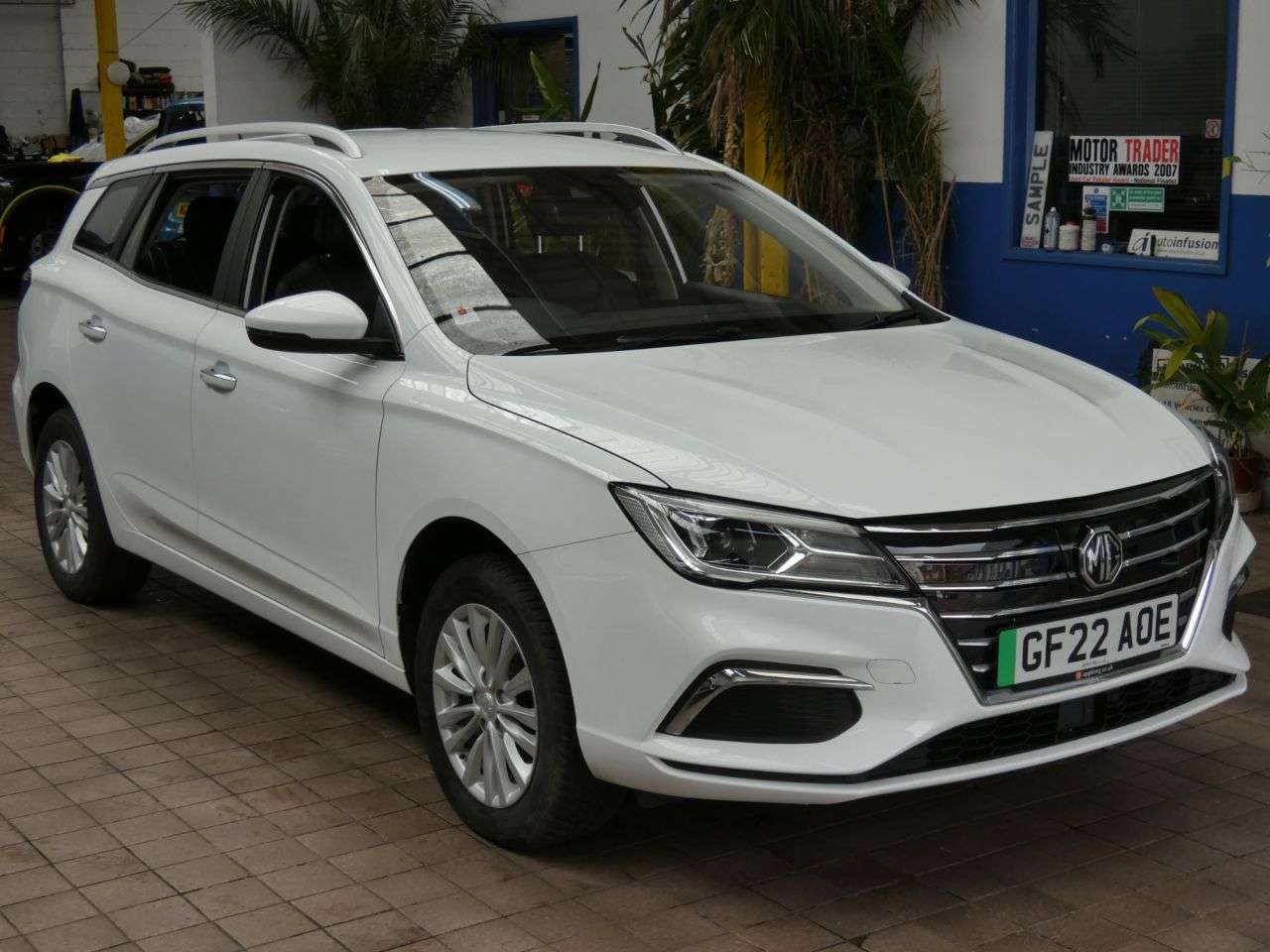A 2022 MG MG5 61.1kWh Exclusive Long Range Estate 5dr Electric Auto (156 ps) 1 OWNER MG S A 2022 MG MG5 61.1kWh Exclusive Long Range Estate 5dr Electric Auto (156 ps) 1 OWNER MG S