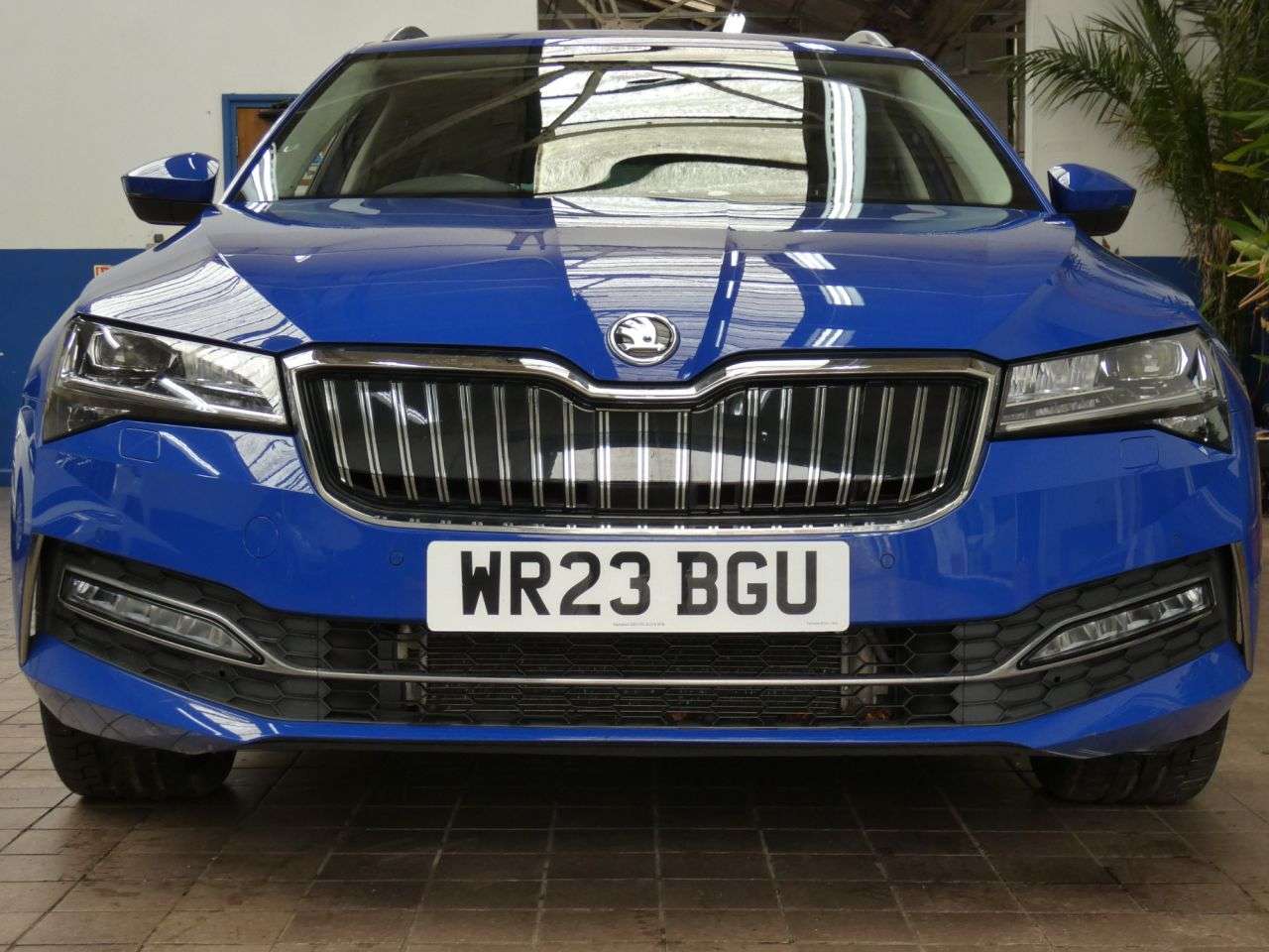 A 2023 SKODA SUPERB 1.4 TSI iV 13kWh SE L Estate 5dr Petrol Plug-in Hybrid DSG Euro 6 (s/s) (21 A 2023 SKODA SUPERB 1.4 TSI iV 13kWh SE L Estate 5dr Petrol Plug-in Hybrid DSG Euro 6 (s/s) (21