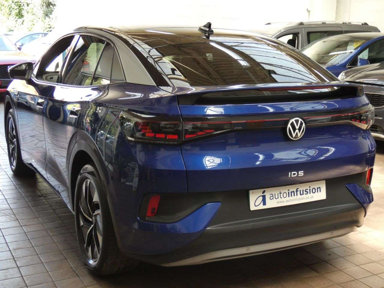 A 2023 VOLKSWAGEN ID.5 Pro 77kWh Style SUV 5dr Electric Auto (174 ps) 1 OWNER SERVICE HISTORY WARR A 2023 VOLKSWAGEN ID.5 Pro 77kWh Style SUV 5dr Electric Auto (174 ps) 1 OWNER SERVICE HISTORY WARR